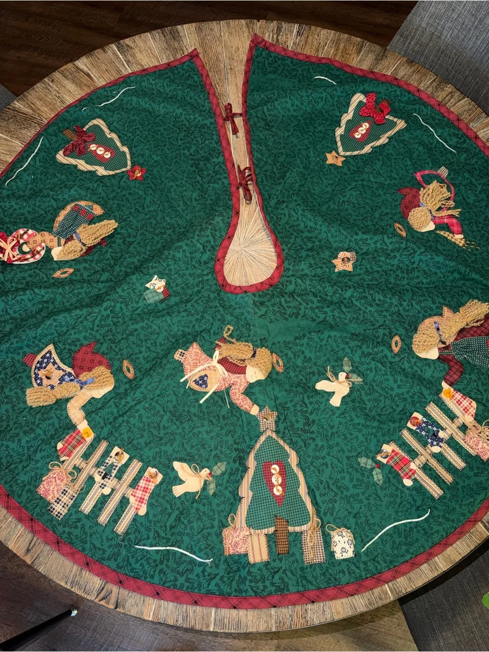 Vintage Primitive Country Christmas Tree Skirt 43” Folk Art Angel Appliqué 90’s